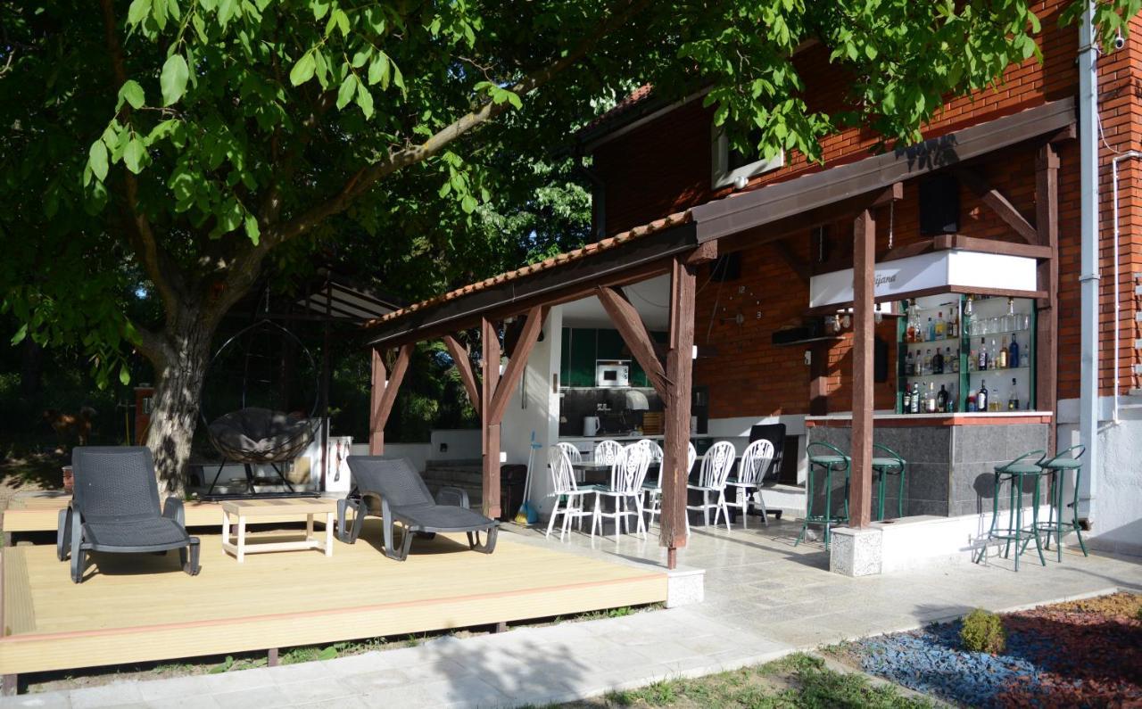 Villa Dijana - Pool, Spa, Outdoor Kitchen เบลเกรด ภายนอก รูปภาพ